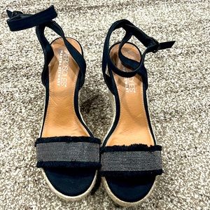 Aerosoles by Martha Stewart size 7 wedge